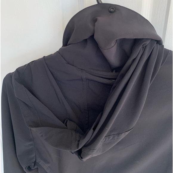 Lululemon Coat - Picture 5 of 8